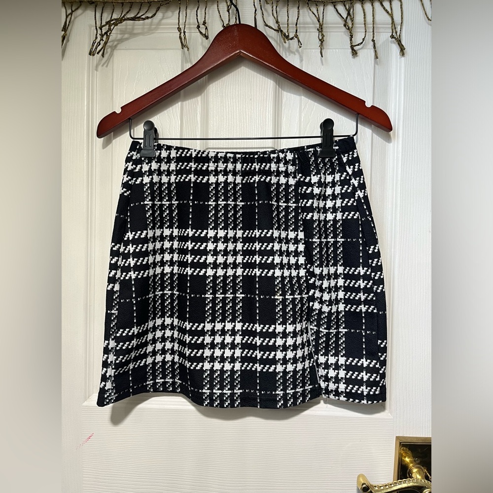 3/$10 Shein Plaid Mini Skirt Medium
